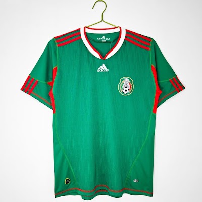 Retro 2010 Mexico Local @lumorasports.jpeg