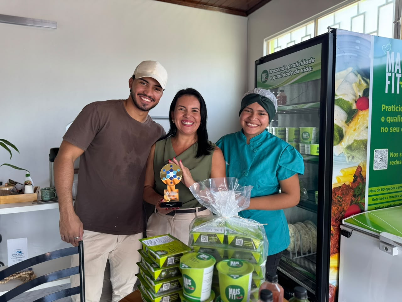 Joicinete Rodrigues trabalha na cozinha industrial de sua empresa de refeições saudáveis em Boa Vista.