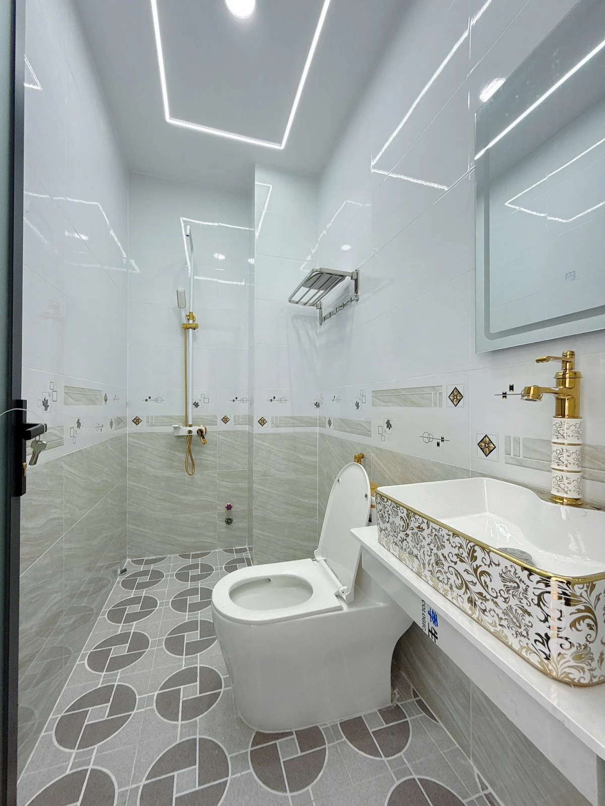 Nhà mới đẹp 5,5 Tấm, Nội thất cao cấp, Hẻm 688 Kinh Dương Vương, Bình Tân