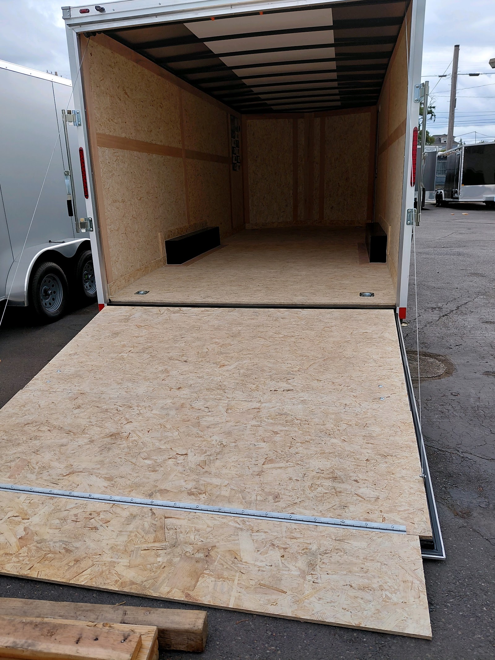 Passport Deluxe Enclosed Cargo