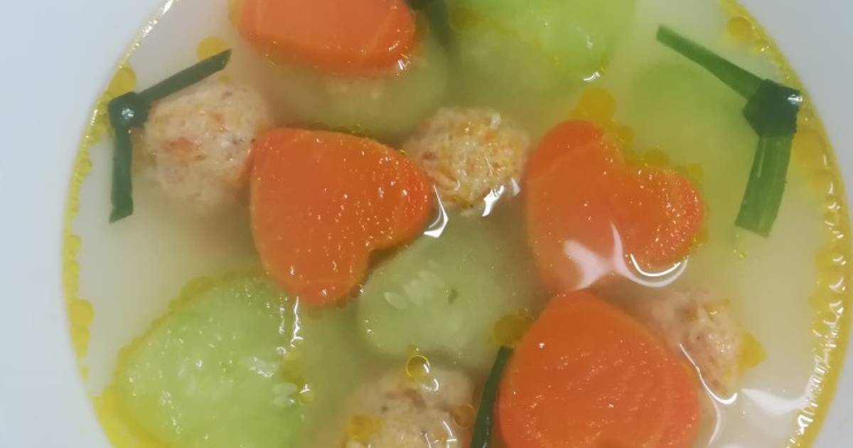 Canh thịt viên dưa chuột cà rốt