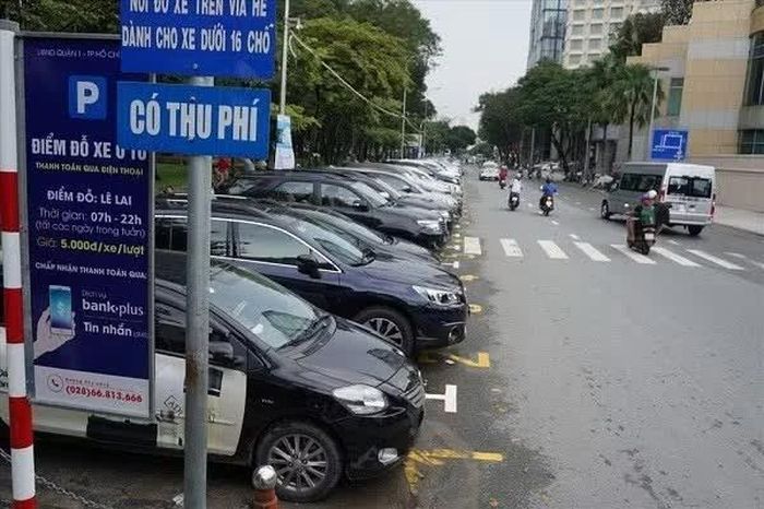 Hà Nội yêu cầu ứng dụng công nghệ thu phí đỗ xe từ 1/7 - Báo Tri thức &amp; Cuộc sống