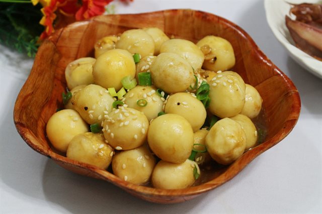 Trứng Cút Rim Me