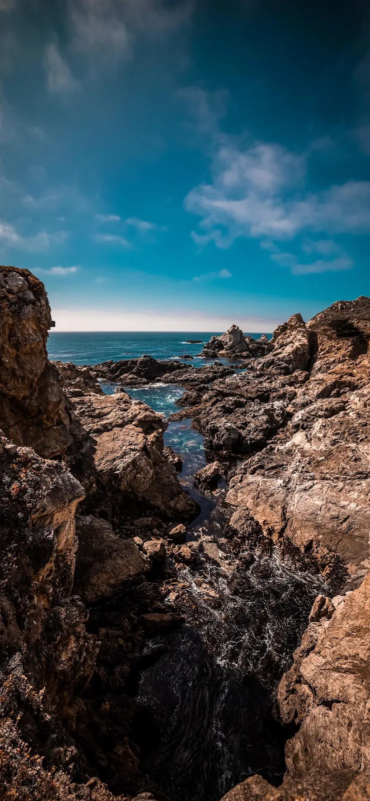 Rocky Coastline With Ocean View - Landscape Photography Full HD iPhone Wallpaper (1284x2778)