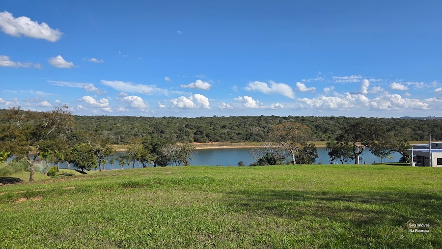 Lote em área nobre no setor iate do Riviera de Santa Cristina XIII
