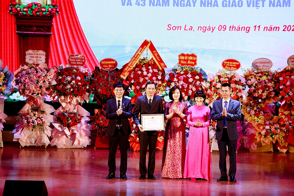 Hân hoan trong ngày hội Kỷ niệm 65 năm Ngày thành lập Trường Đại học Tây Bắc (1960 - 2025) và 43 năm Ngày Nhà giáo Việt Nam (1982 - 2025)