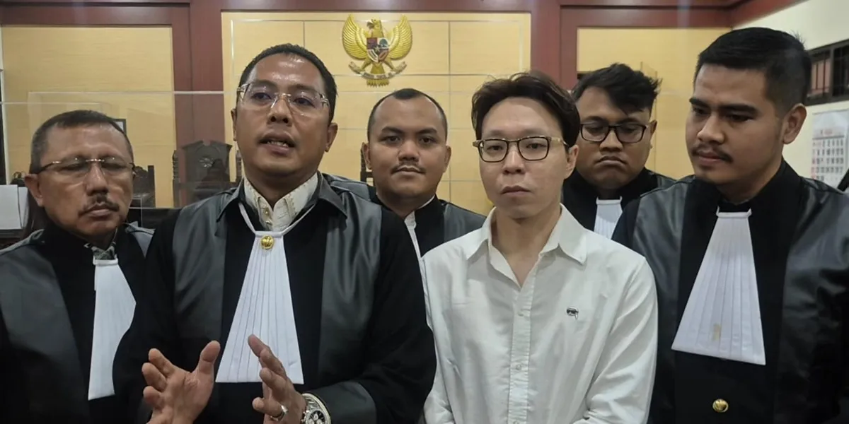 Terdakwa Richard Lee saat menghadiri persidangan di Pengadilan Negeri Tangerang terkait kasus dugaan pelanggaran UU Kesehatan.