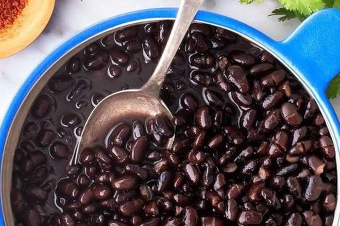 Uống nước đậu đen rang mỗi ngày có giảm mỡ? - Báo Sức Khỏe &amp; Đời Sống