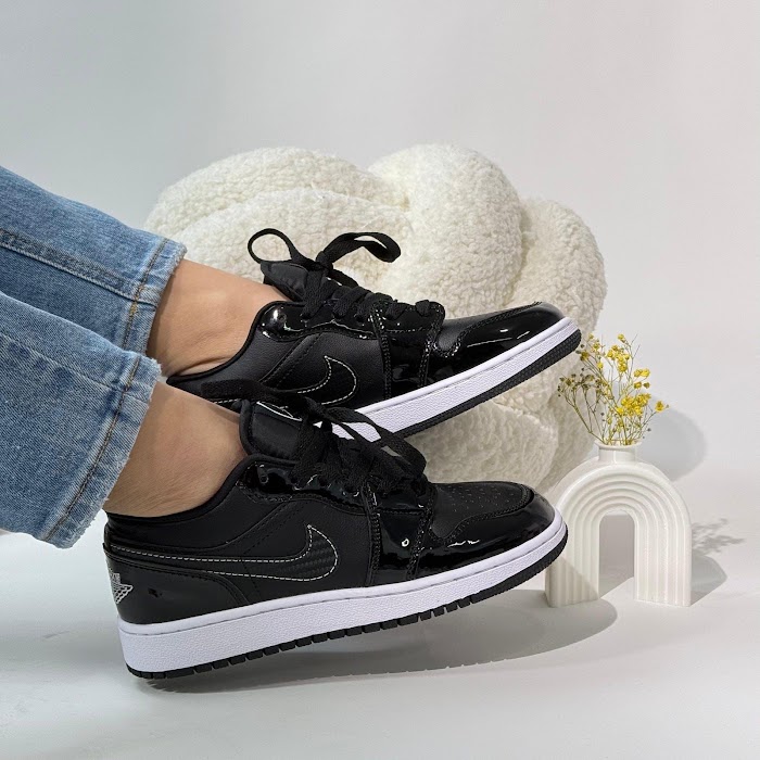 Jordan Retro 1 Low Negro Charol