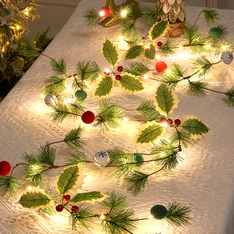 LED-Lichterkette mit Tannenzapfen-Design