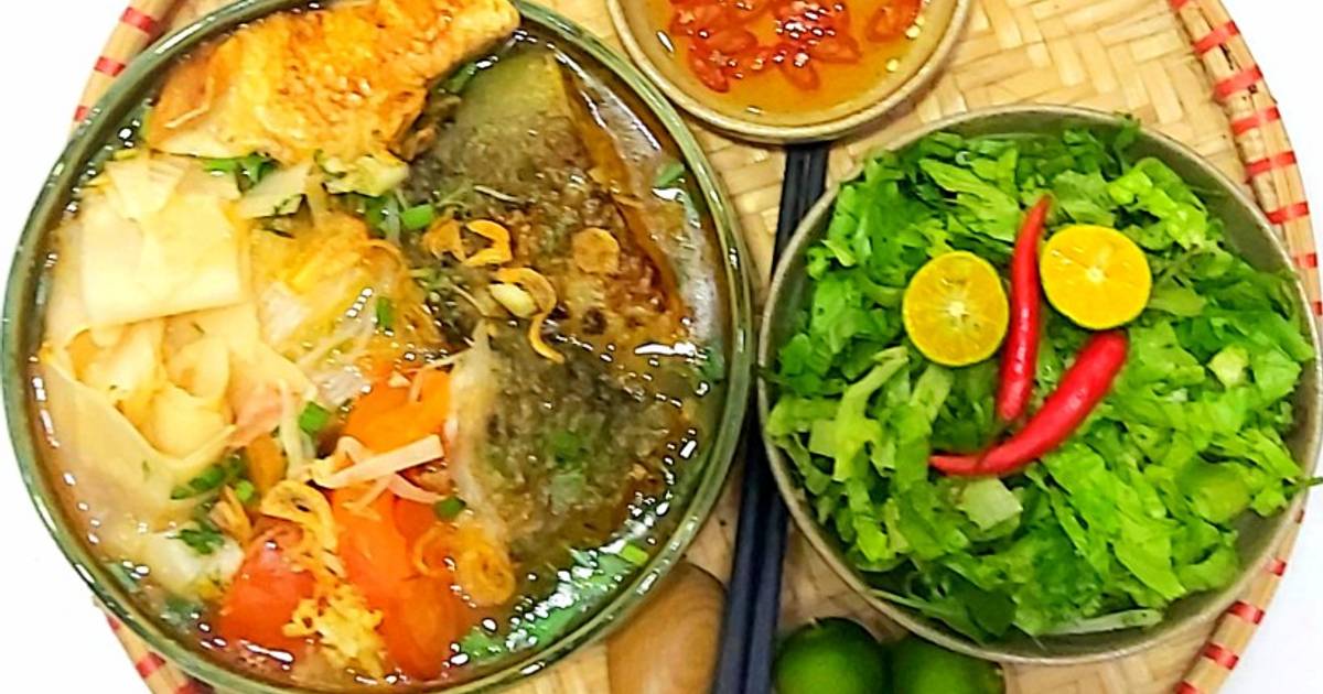 Canh chua đầu cá hồi (hoặc chế thành lẩu đầu cá hồi)