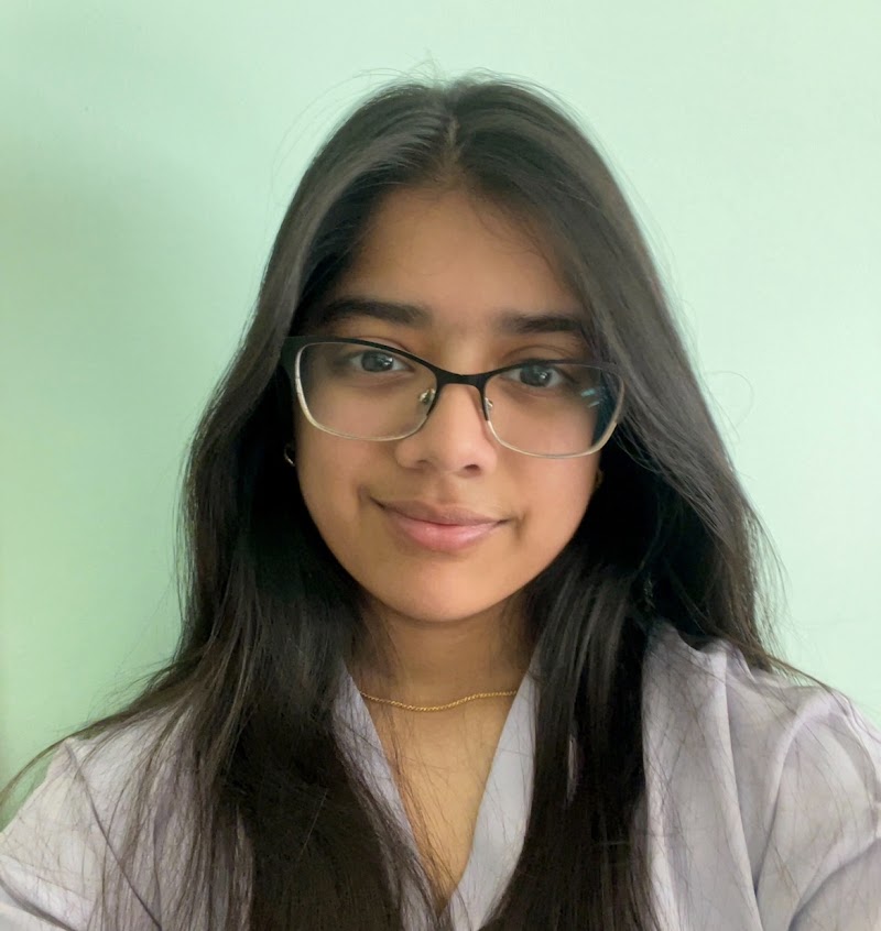 Eliana Gracias headshot