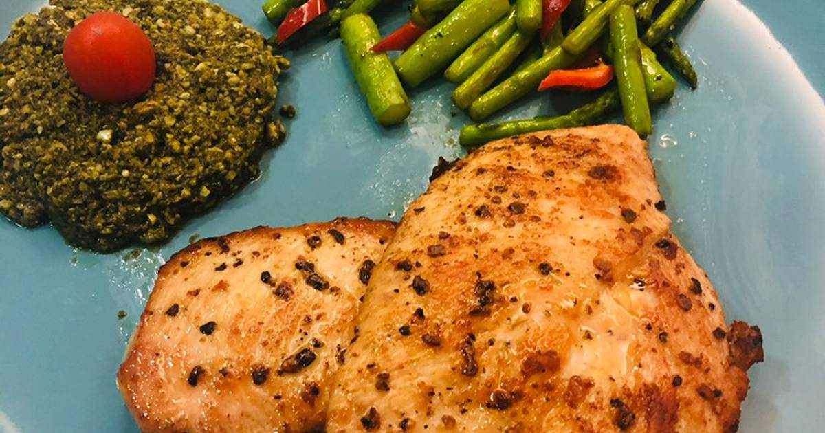 Ức gà Áp chảo - Pesto sốt