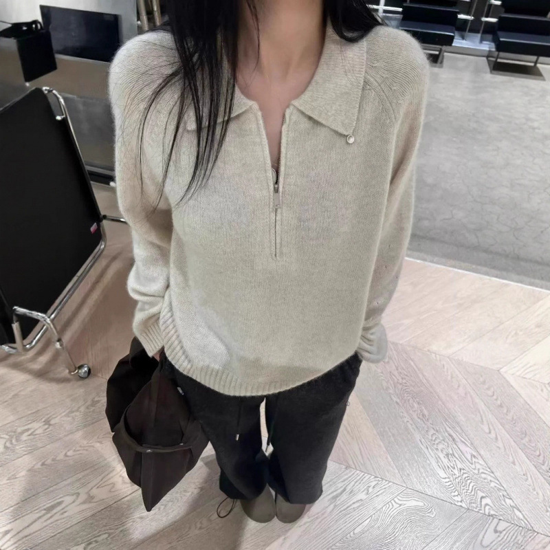 Knit sweater with polo collar and zipper