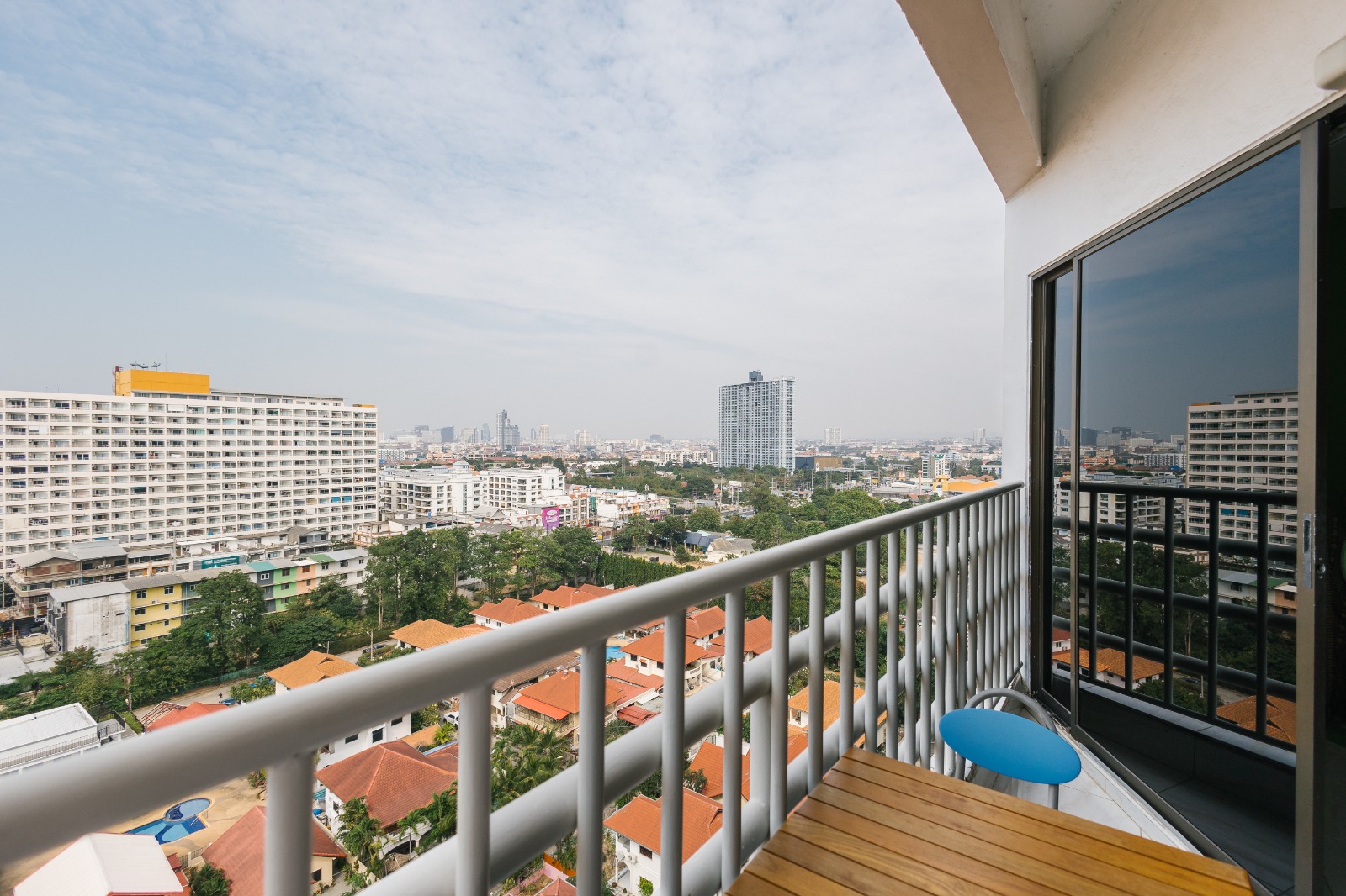 Zire A - 2 Bed, Floor 38 8