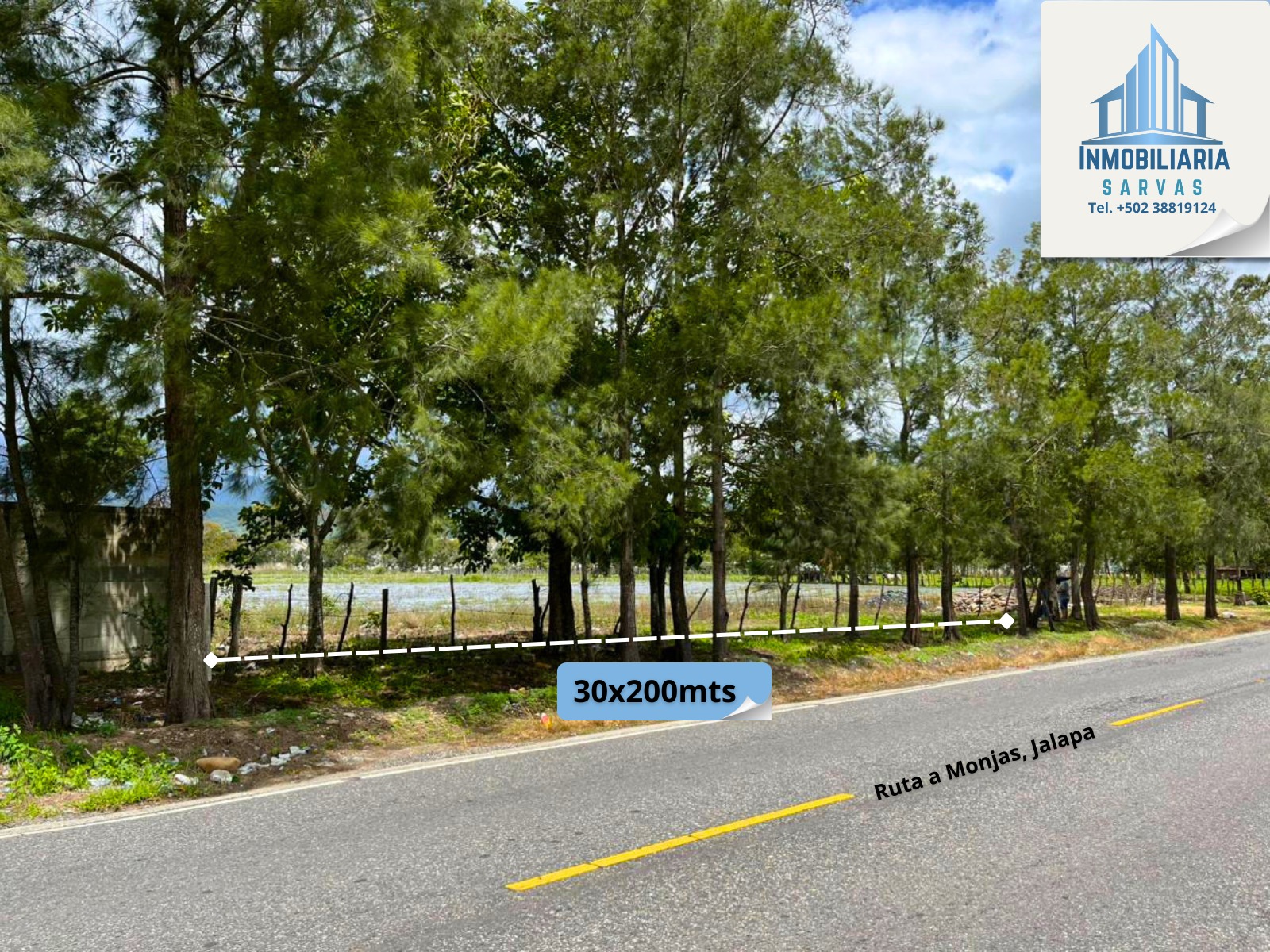 Terreno comercial de 30x200 con doble salida en Jalapa