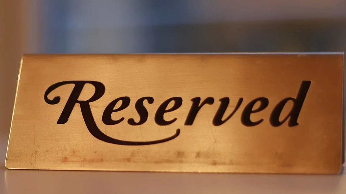 국내외 리조트와 호텔 예약 시 환불 정책과 추가 비용 조건 비교