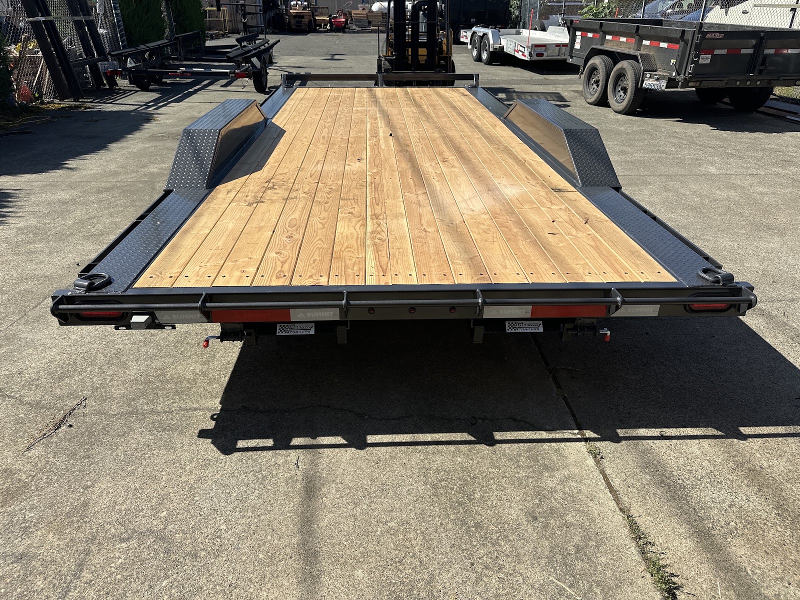 Cascade Drive Over Fender Flatbed 10K