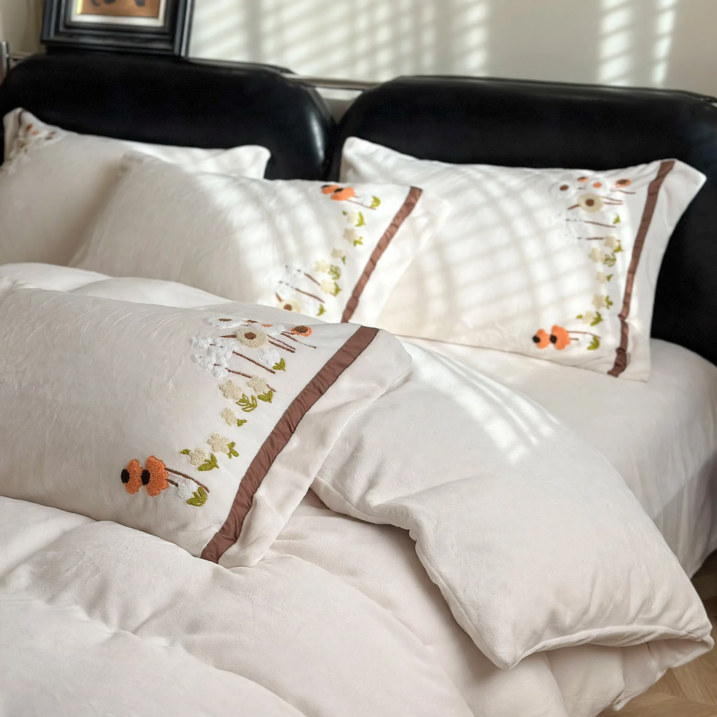 Milk fiber fleece bedding set with towel embroidery