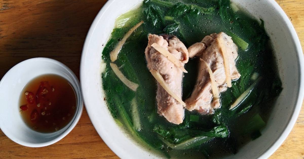 Canh gà nấu cải bẹ xanh