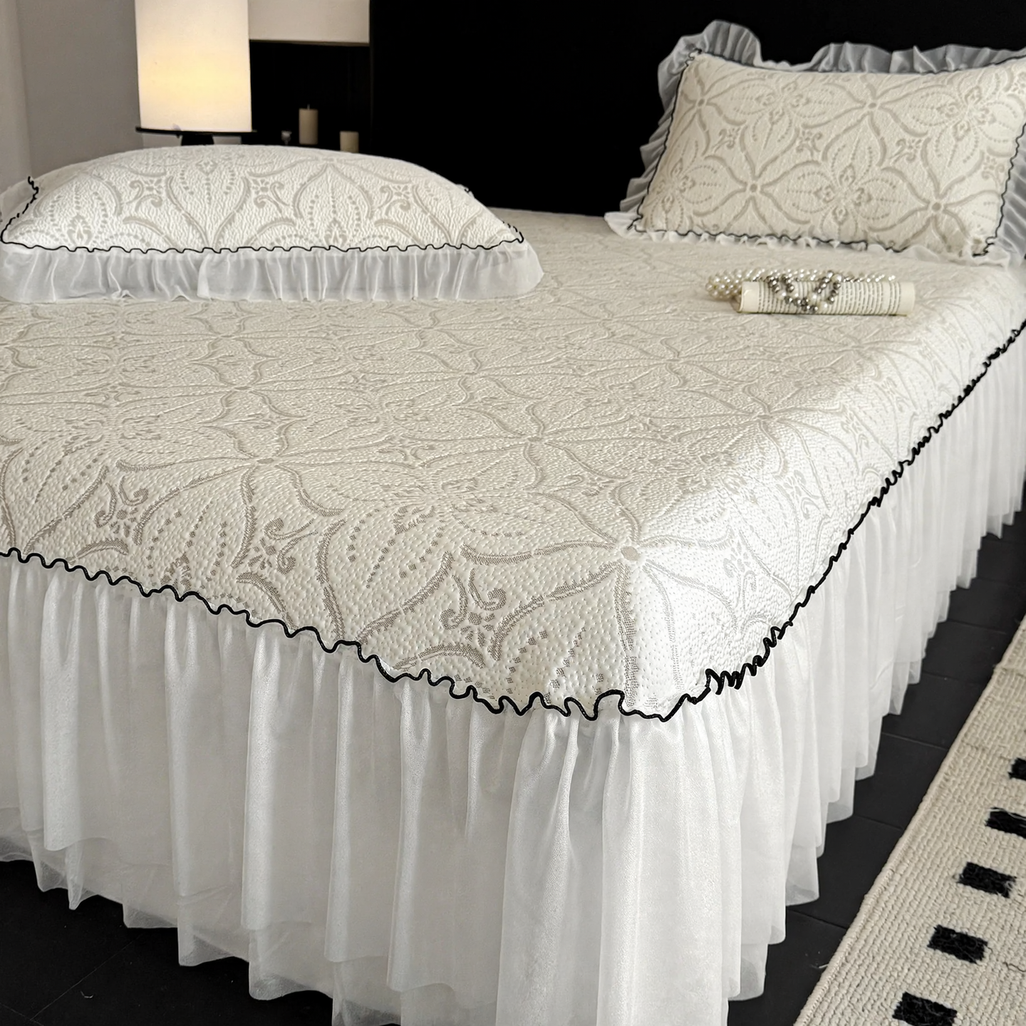Cooling mat in princess style, foldable