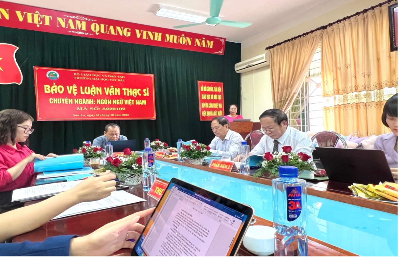 Trường Đại học Tây Bắc tổ chức thành công Lễ Bảo vệ luận văn thạc sĩ khóa 10 chuyên ngành Ngôn ngữ Việt Nam