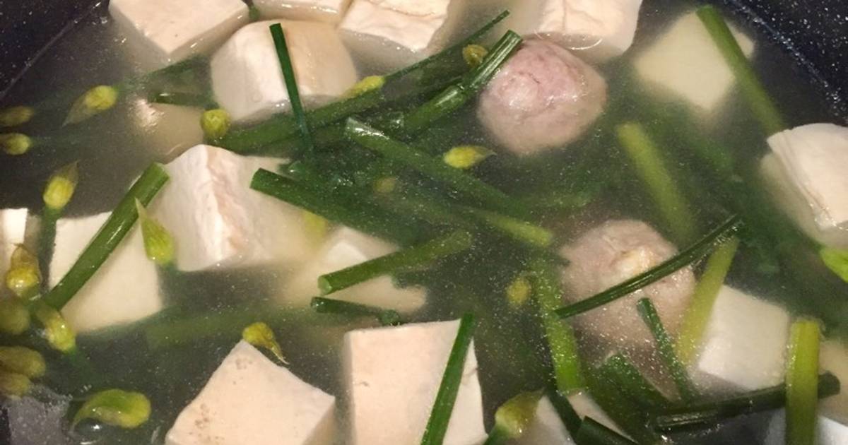Canh bông hẹ đậu non thịt viên