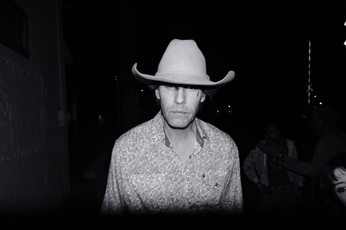 @tlau.photos_thelostandunfounds_2026-03-14_austin_last_night_noir_054