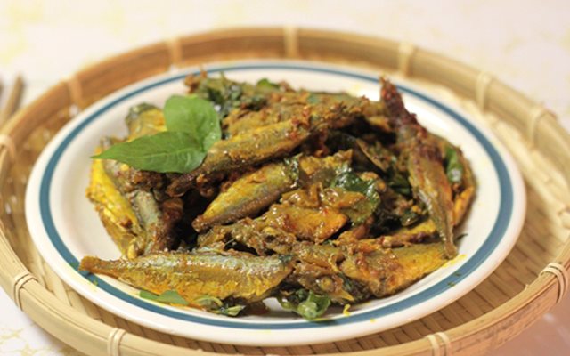 Cá Nục Kho Nghệ