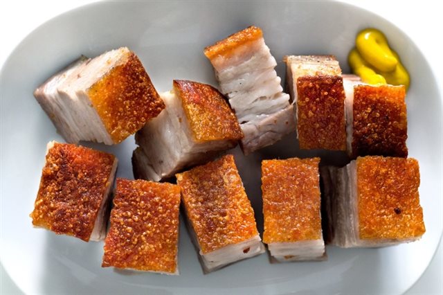 Thịt Heo Quay Bằng Chảo Đơn Giản