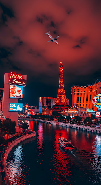 Las Vegas Eiffel Tower Nightscape Red Sky Airplane View - Free mobile Wallpaper