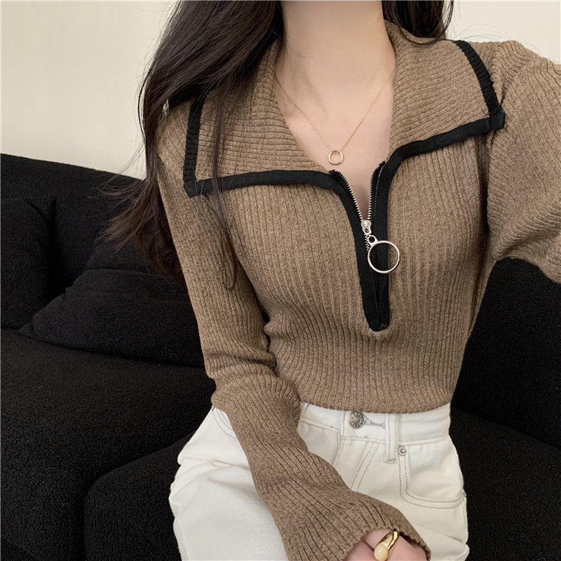Women's knit sweater with zipper and collar