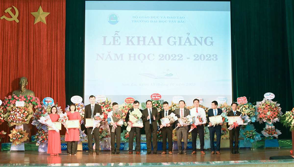 Lễ Khai giảng năm học 2022 - 2023 của Trường Đại học Tây Bắc thành công tốt đẹp