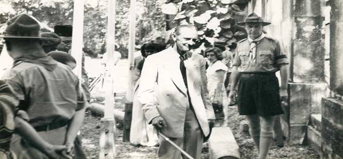 1945