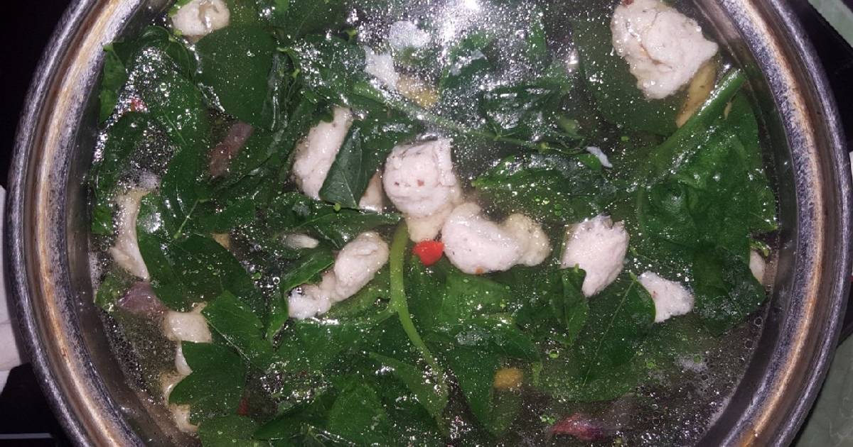 Canh rau ngót mồng tơi nấu chả
