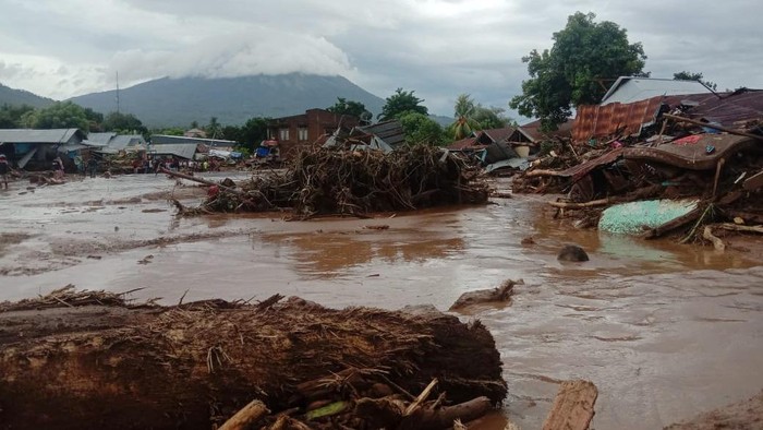 Landslides and floods in East Flores NTT. Protect the environment, Environment disaster, Climate change impact. CarbonEthics Indonesia