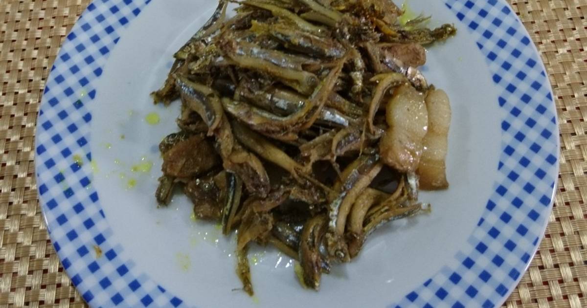 Cá cơm kho rim