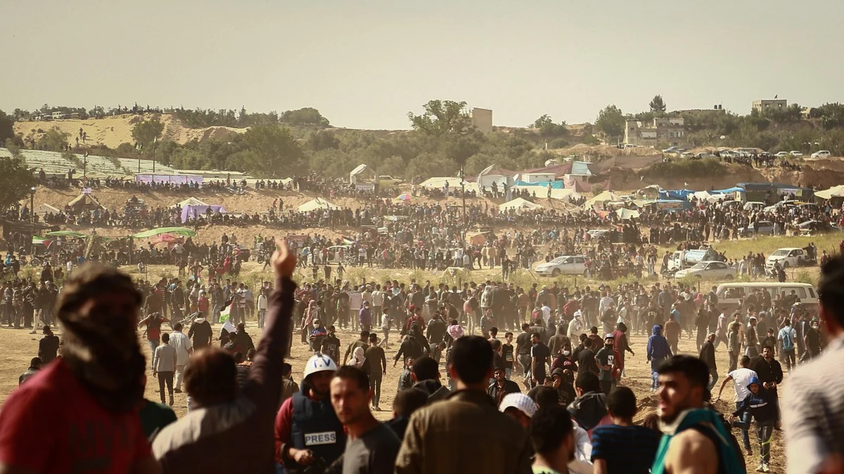 정치 이슈가 사회 경제 구조에 미치는 영향과 배경