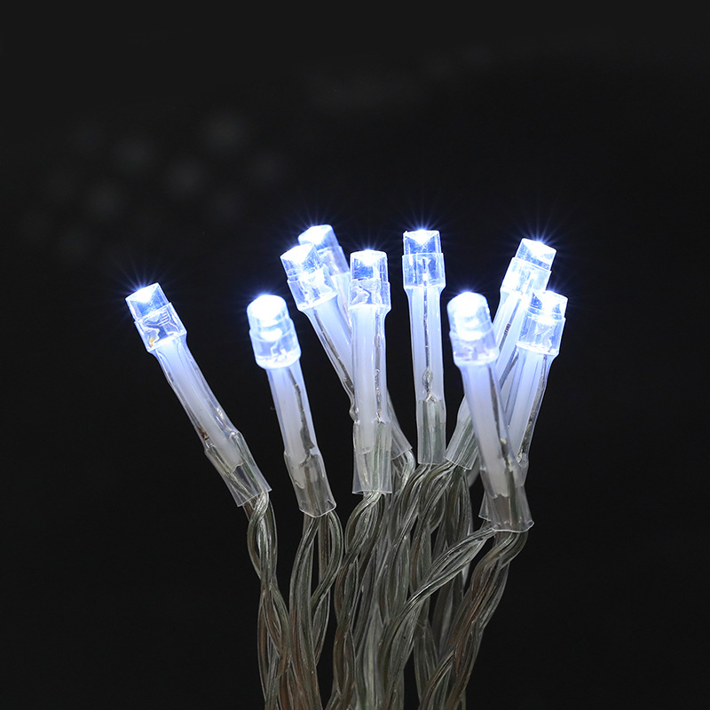 Versatile LED string light with 8 functions for outdoor use