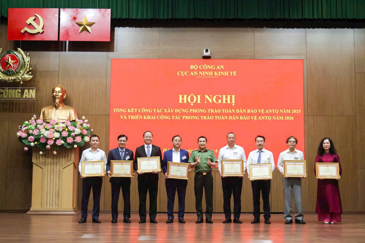 Tôn vinh đơn vị tiêu biểu: EVNGENCO1 được Bộ Công an tặng Bằng khen 2025