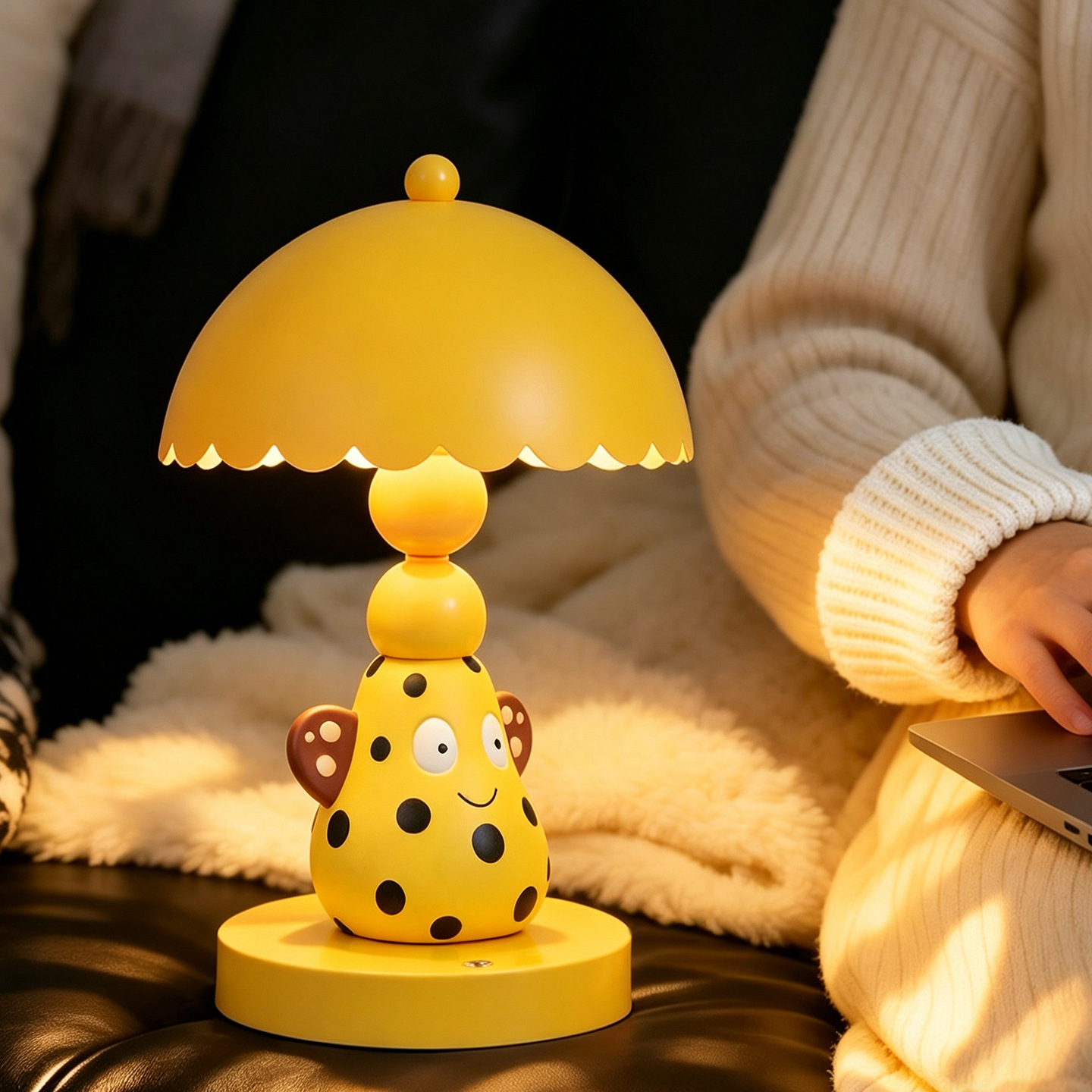 Colorful bulb table lamp with polka dot pattern