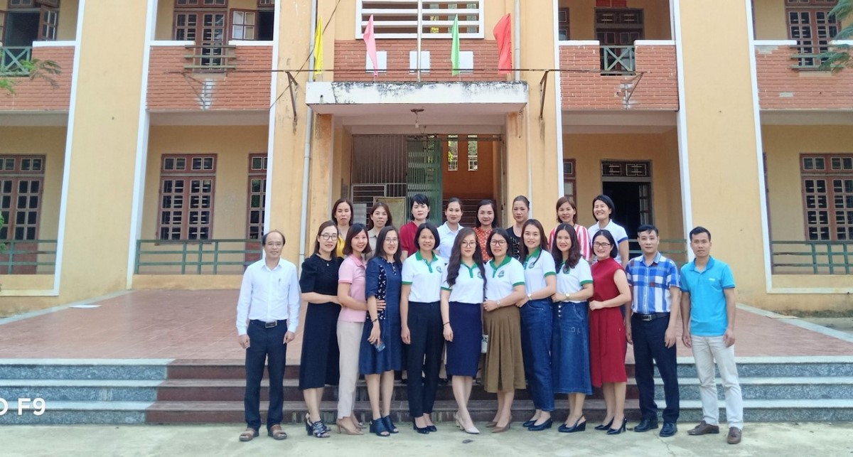 Khoa Khoa học Xã hội thực hiện tư vấn tuyển sinh và triển khai hoạt động hỗ trợ chuyên môn tại Trường THPT Cò Nòi