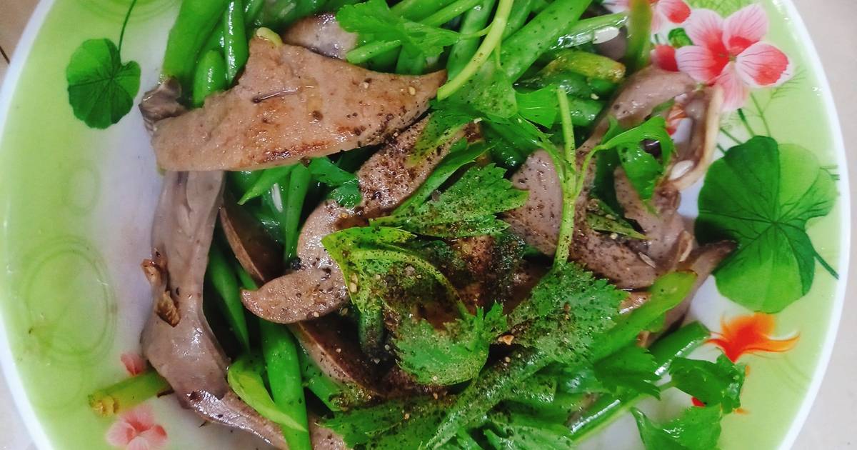 Đậu tây xào gan tim cật