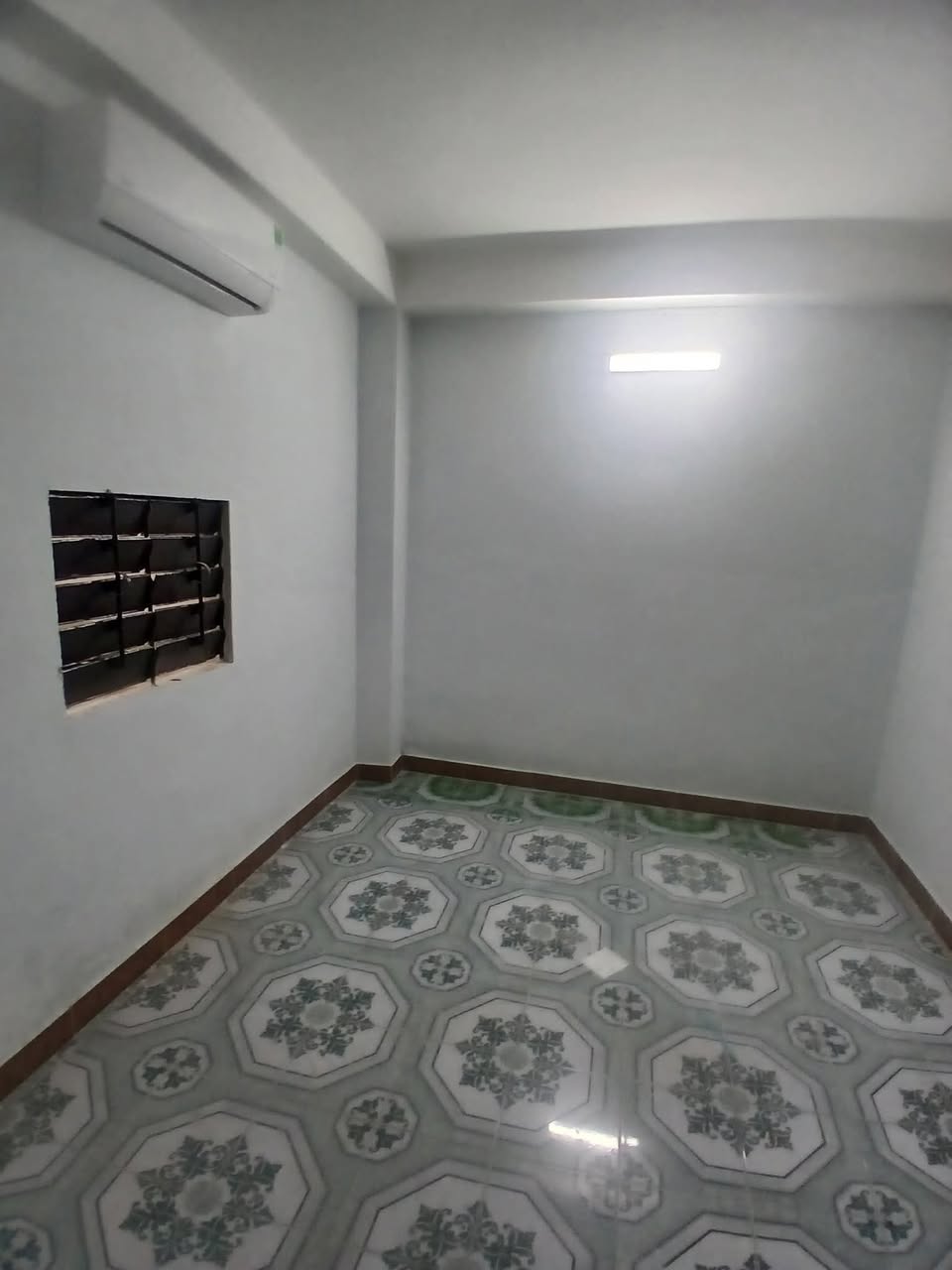 Cho thuê nhà kiệt 2m5 Lương Thế Vinh,mới 3