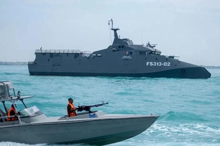 Căng thẳng Hormuz leo thang khi Mỹ và Iran chuyển sang 'ngoại giao pháo hạm' - Báo VietnamPlus