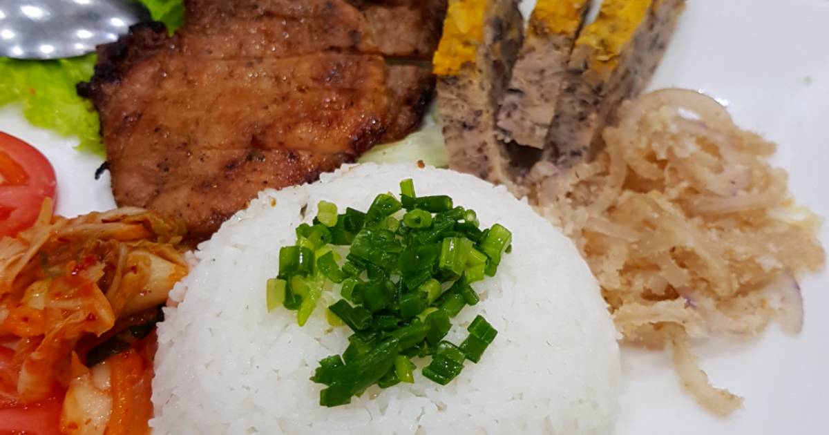 Cơm sườn, bì, chả trứng