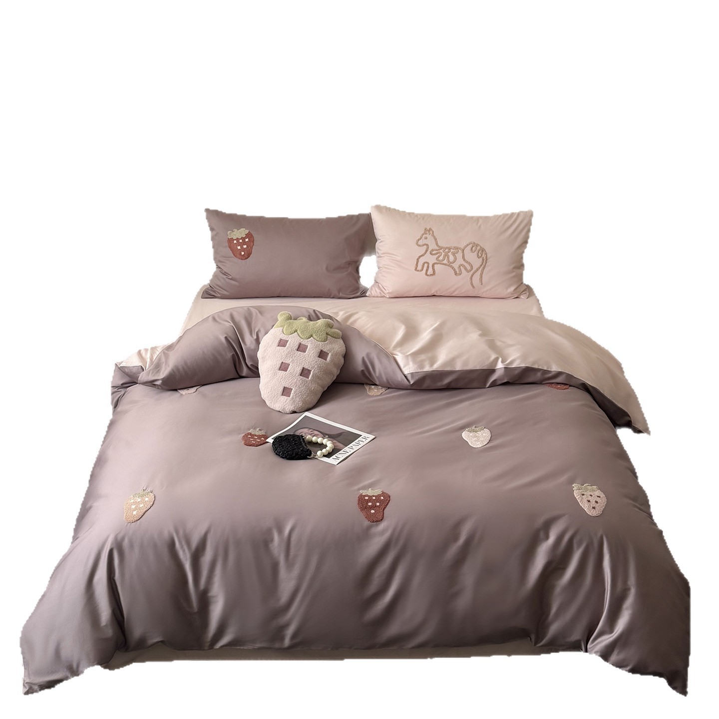 Cotton bedding set with cartoon design