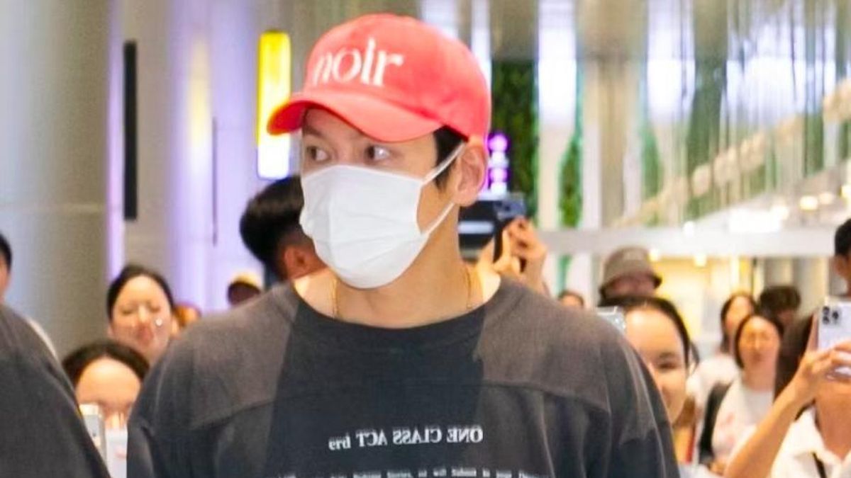Fan vây kín Ji Chang Wook ở Đà Nẵng, gây tranh cãi vì hành động quá khích - Báo VTC News