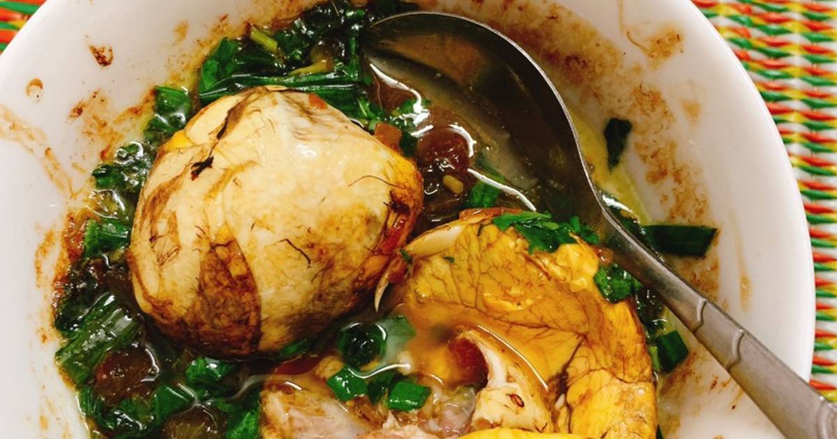 Vịt lộn muối ớt