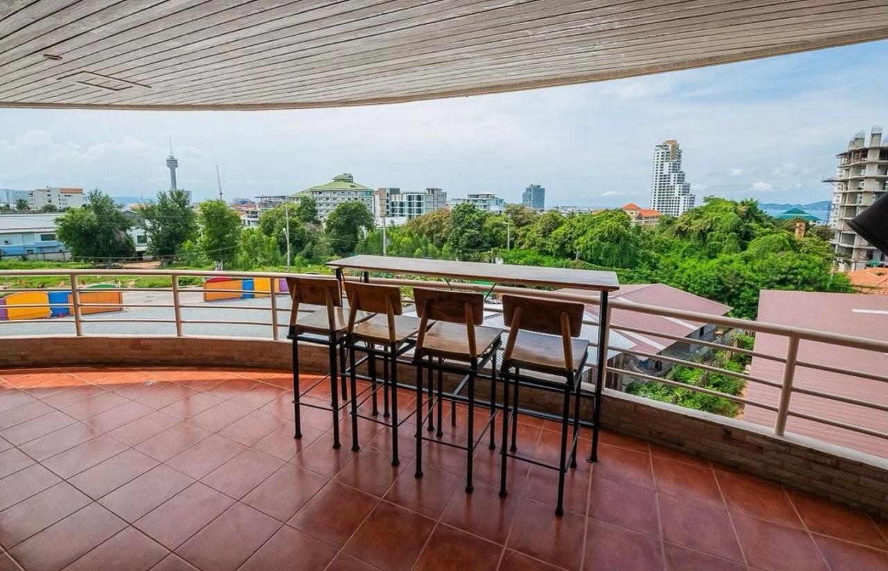 Jomtien Beach Condo A1 - Studio, Floor 2 6